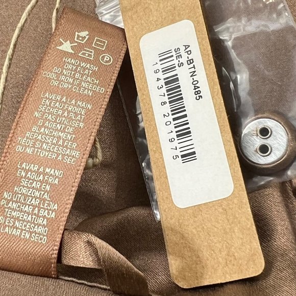 SKIMS Silk Pajama Top Button Front Sienna Womens Small - Picture 8 of 10